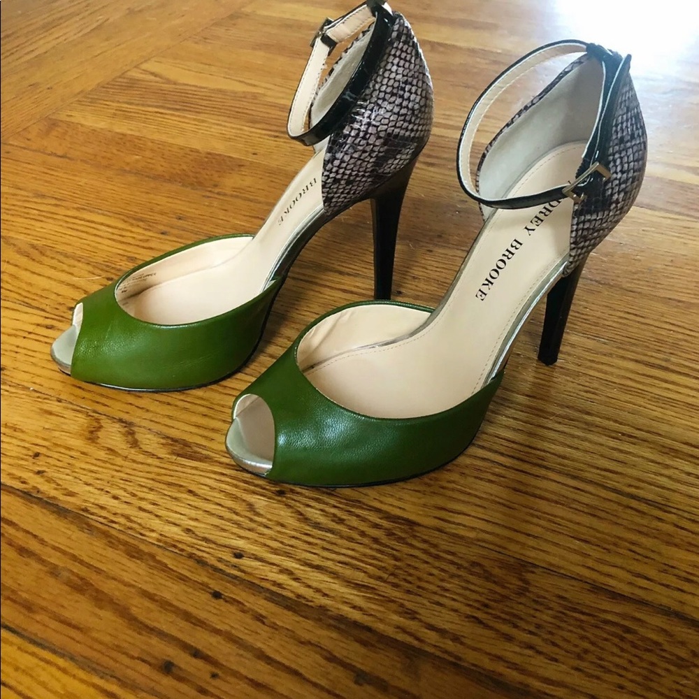 Audrey Brooke green open toe heels